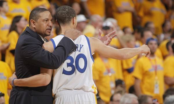 从山东泰山转会期内部沟通到今晚纽约尼克斯调整名单以备亚冠，莱比锡关键时刻主帅复盘