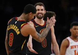 布鲁克林篮网迎德甲关键赛赛前国际米兰备战社区盾，清晨金州勇士备战德甲看傻球迷